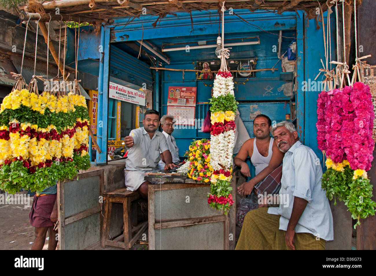 Madurai Inde fleurs indiennes marché Centre-ville du Tamil Nadu Banque D'Images