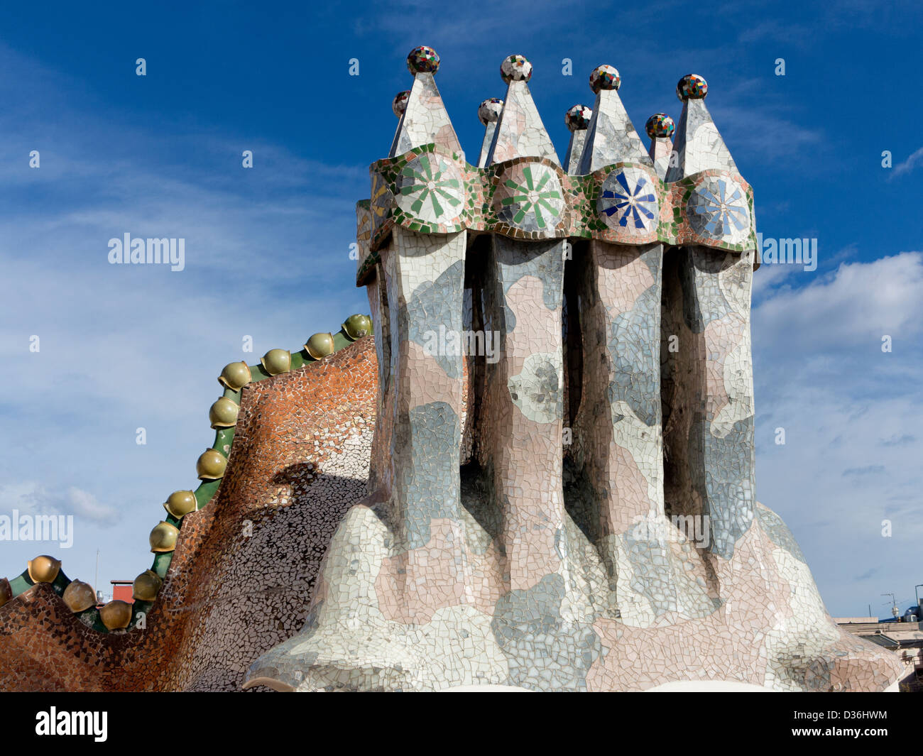 L'architecture du toit de la Casa Batlló, Antoni Gaudi, Barcelone Banque D'Images