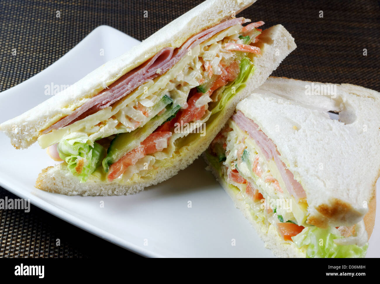 Un sandwich à la salade de jambon frais Banque D'Images