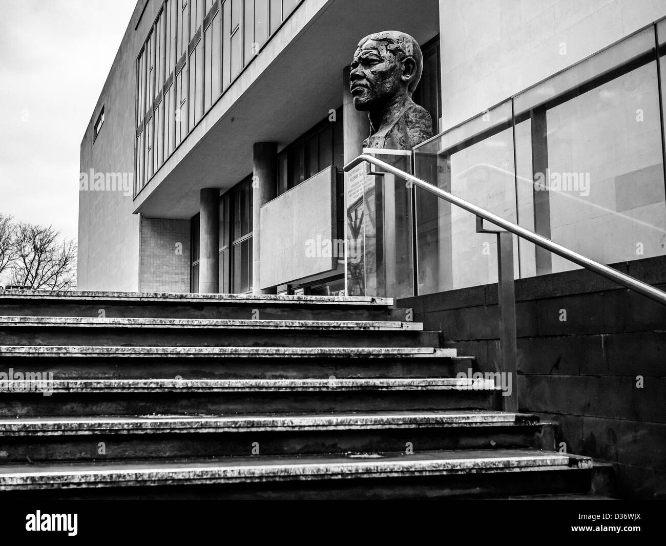 Statue de Nelson Mandela à la London South Bank Banque D'Images