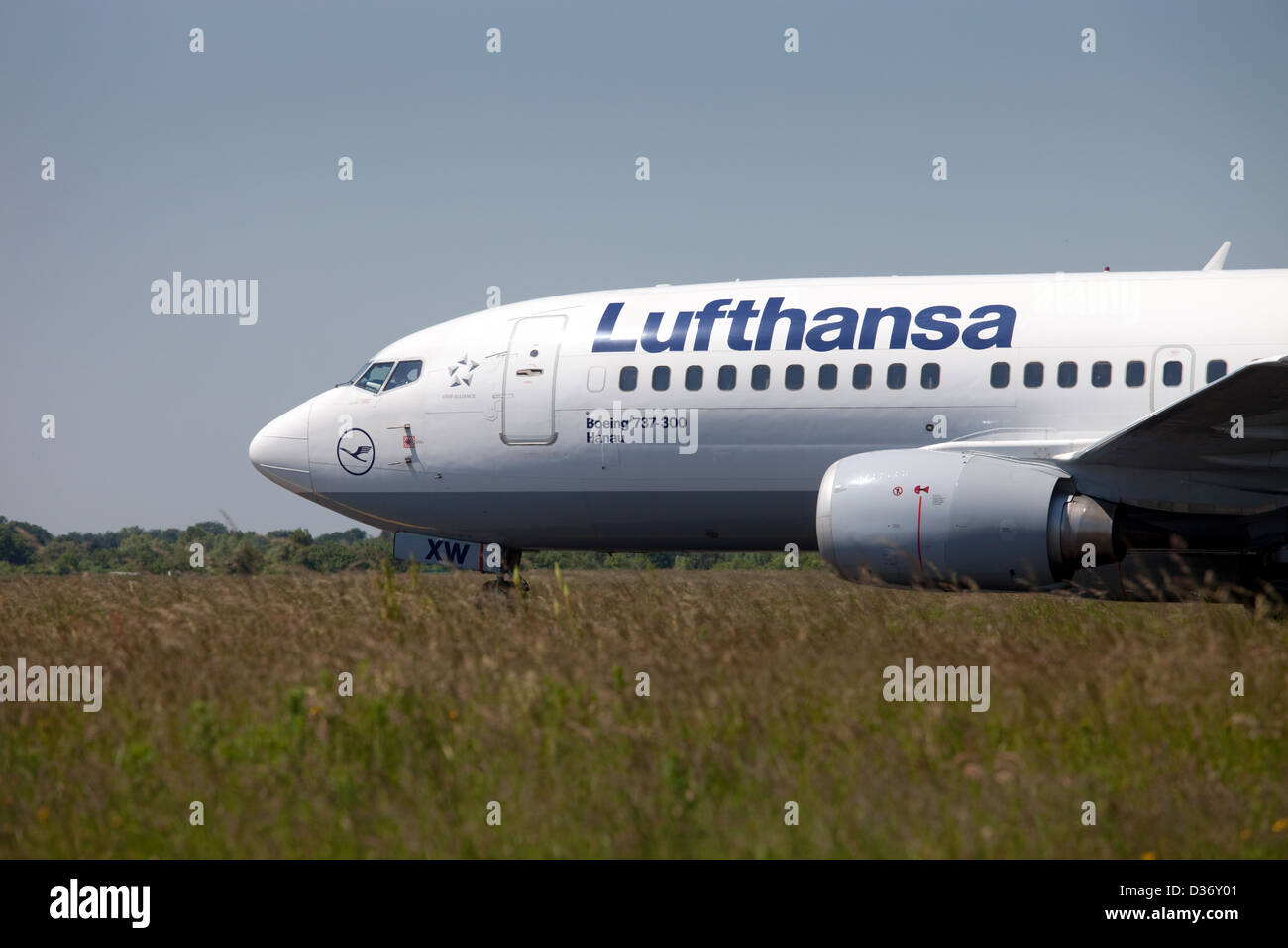 Düsseldorf, Allemagne, un Boeing 737 atterrit à l'aéroport de Düsseldorf Banque D'Images