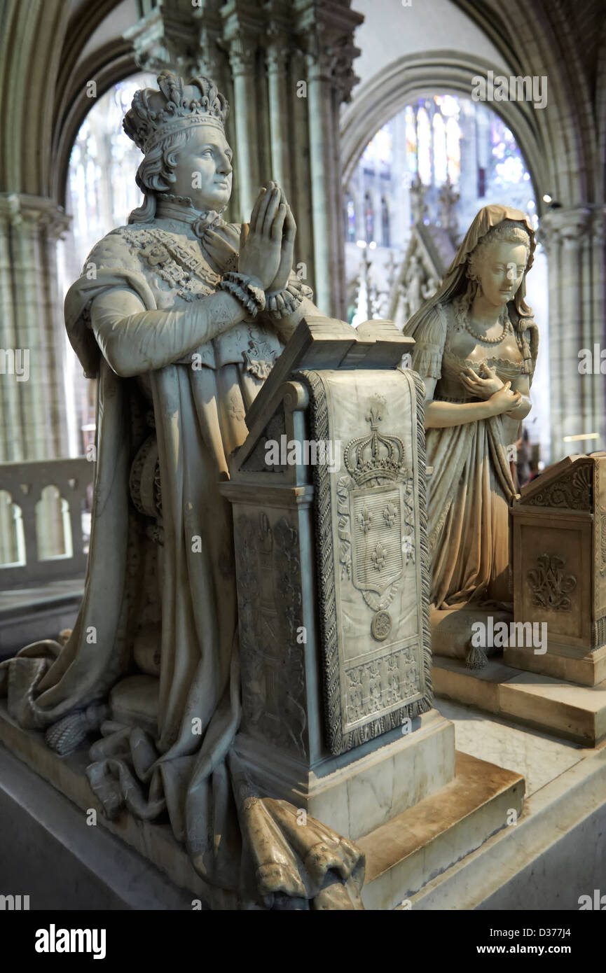 Monument tombe de Louis XVI (1754 - 1793) et sa femme Marie Antoinette (1755 - 1793). La Cathédrale de St Denis, Paris Banque D'Images