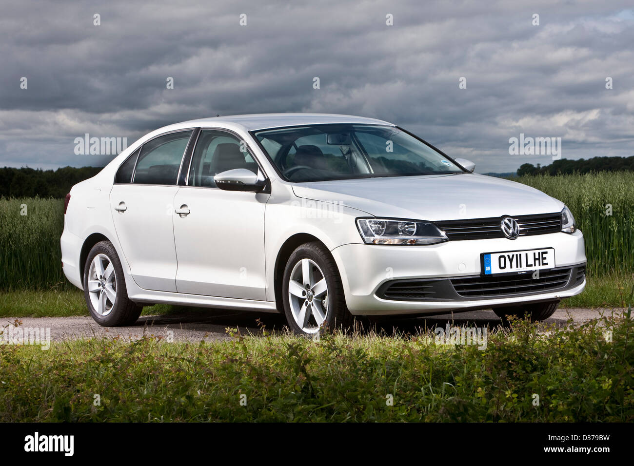 VW Jetta moyennes des voitures allemandes dans les régions rurales de Southampton, UK 136 2011 Banque D'Images