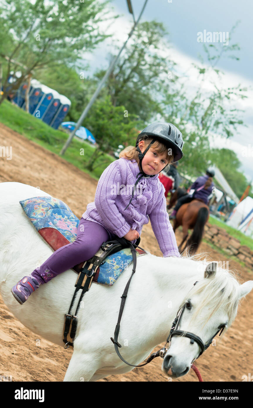 Enfant, cheval, centre équestre, équitation, des petites filles, des