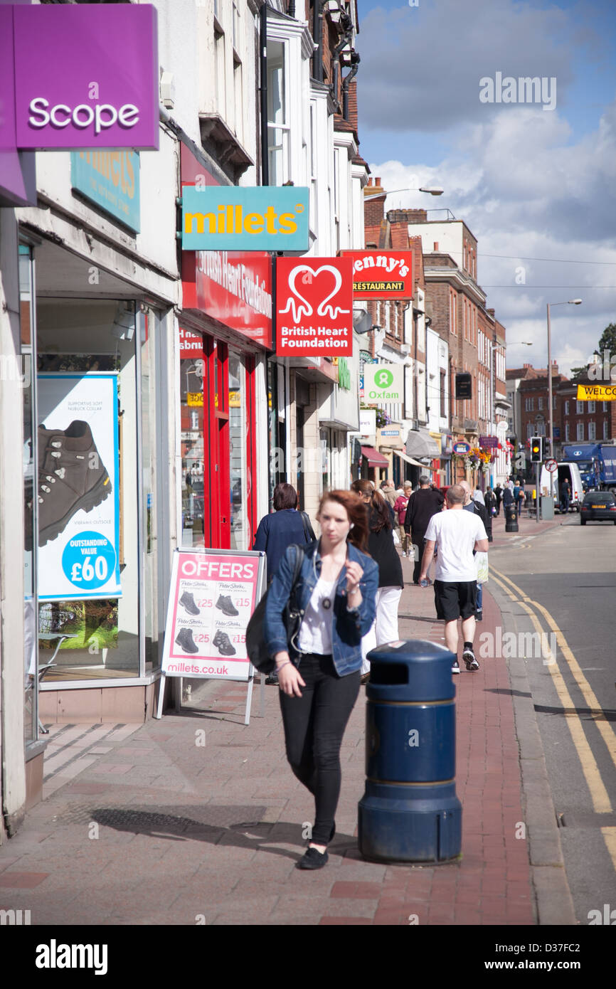 Boutiques de bienfaisance à Tonbridge Kent UK Banque D'Images