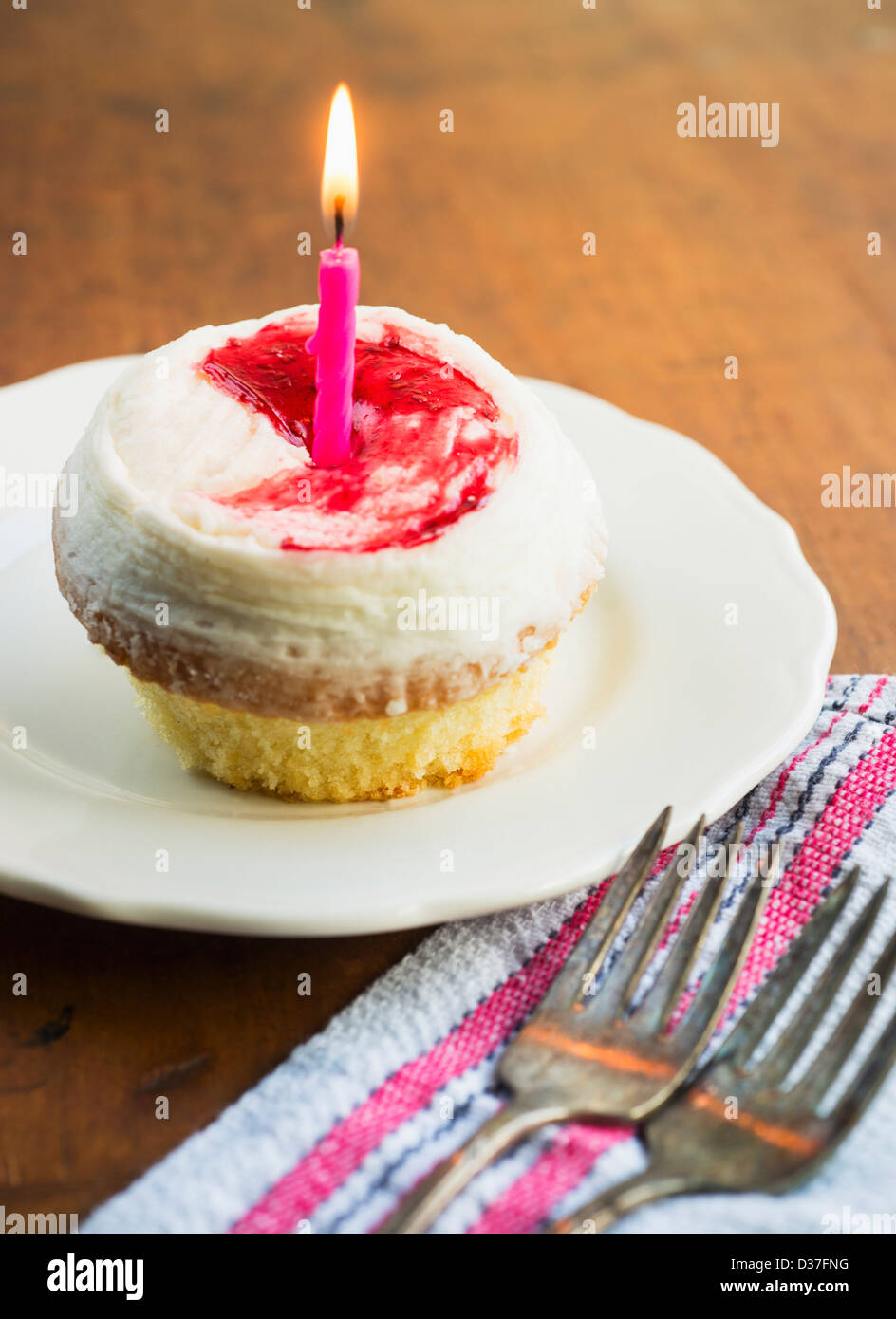 Cupcake with candle Banque D'Images