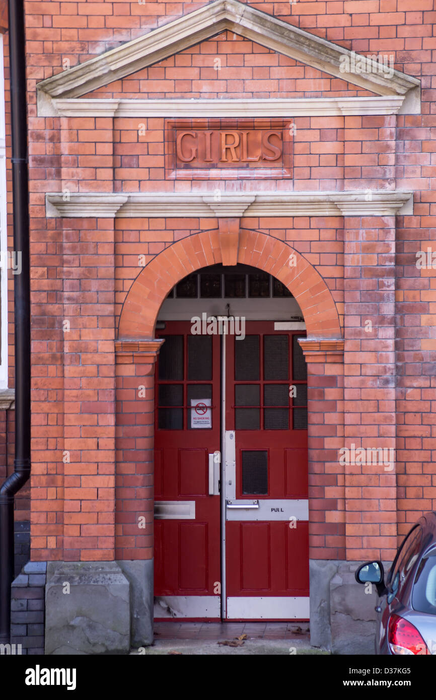 Entrée de l'école des filles Banque D'Images