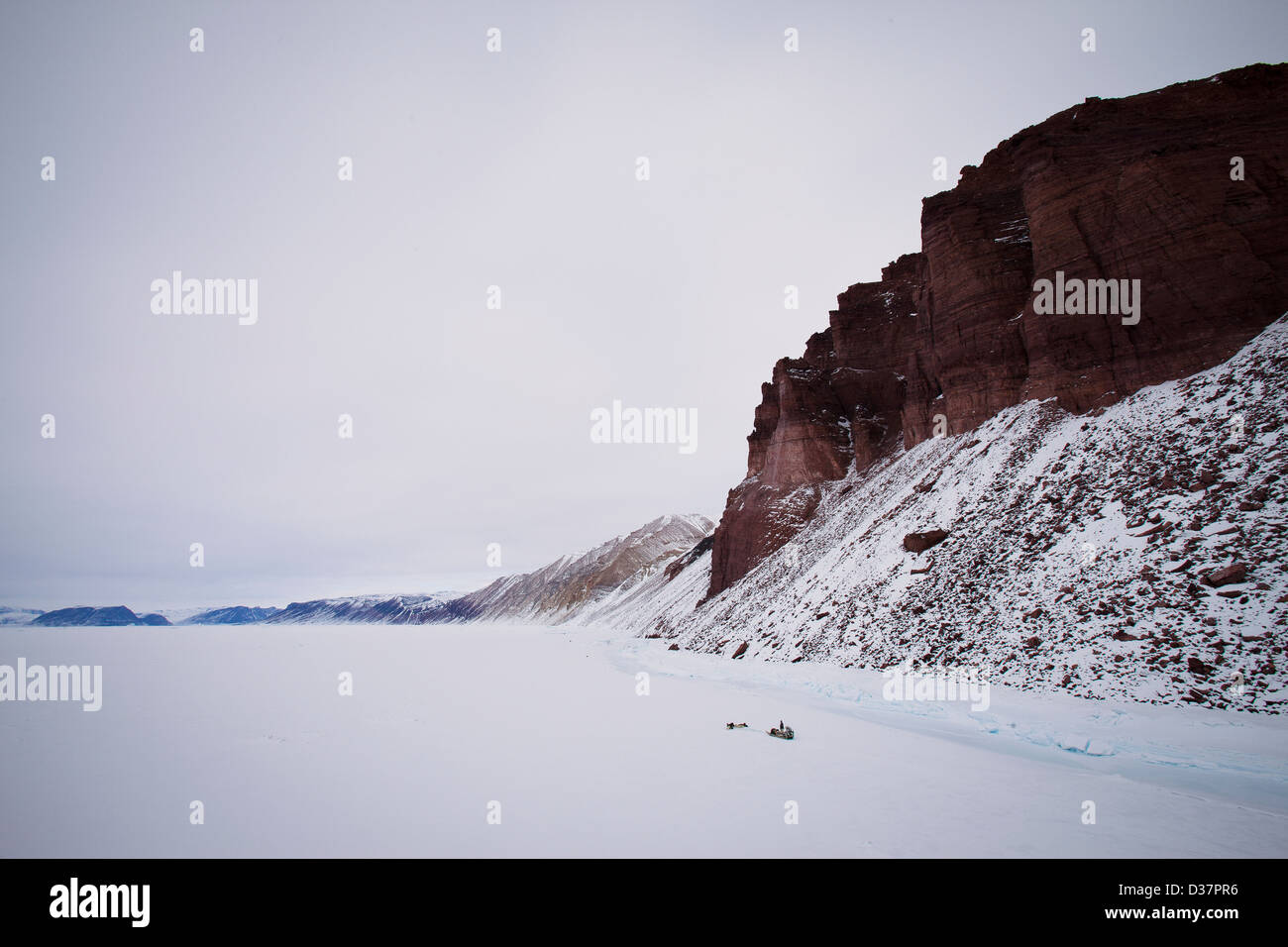 Red Cliffs in snowy landscape Banque D'Images