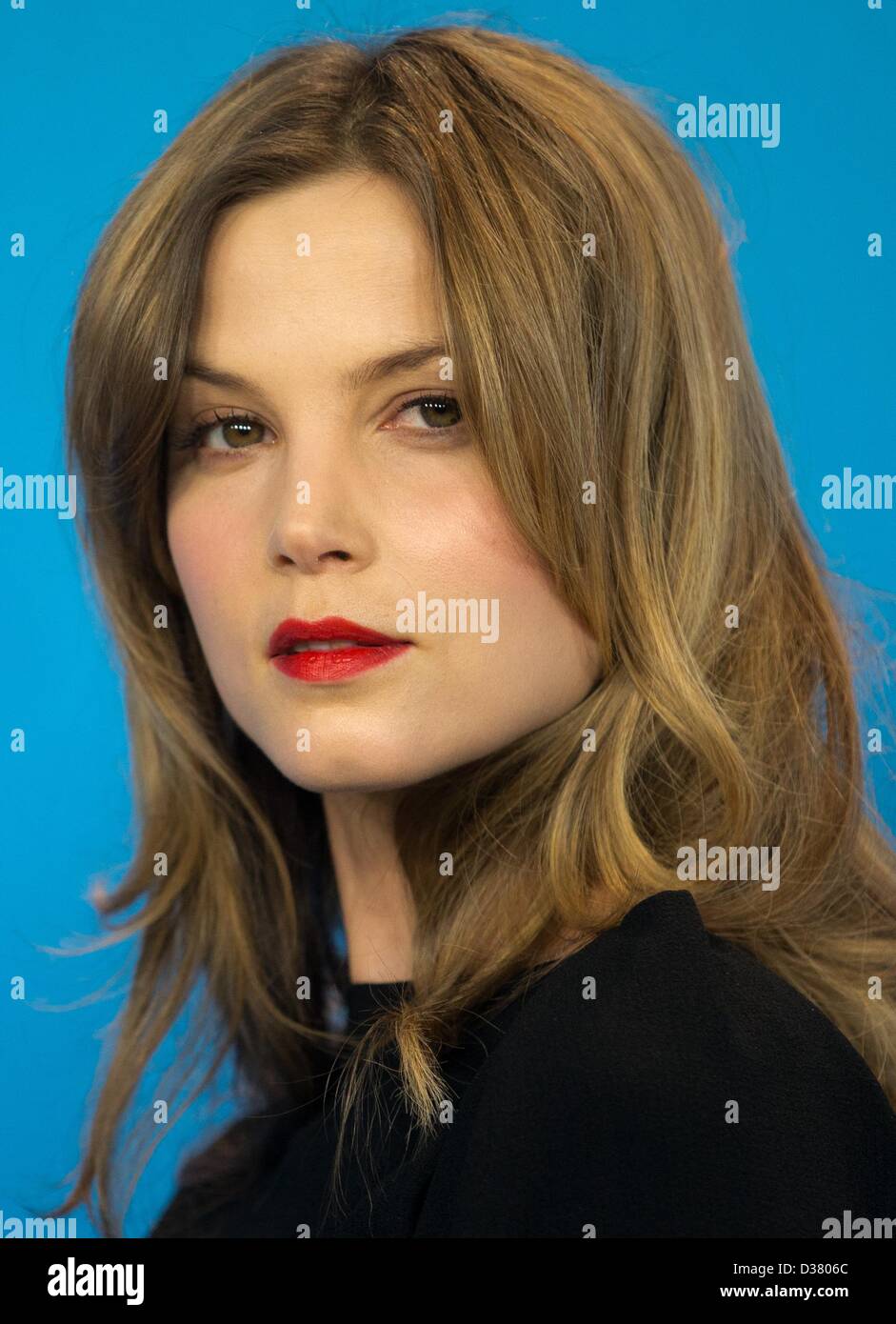 L'actrice néerlandaise Sylvia Hoeks pose à un photocall pour le film 'La meilleure offre" pendant le 63e Festival du Film de Berlin, à Berlin, Allemagne, 12 février 2013. Le film est présenté dans la section Berlinale Special Gala à la Berlinale. Photo : Michael Kappeler/dpa Banque D'Images