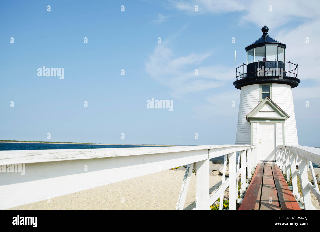 USA, Massachusetts, Nantucket Island, le phare sur une plage de sable Banque D'Images