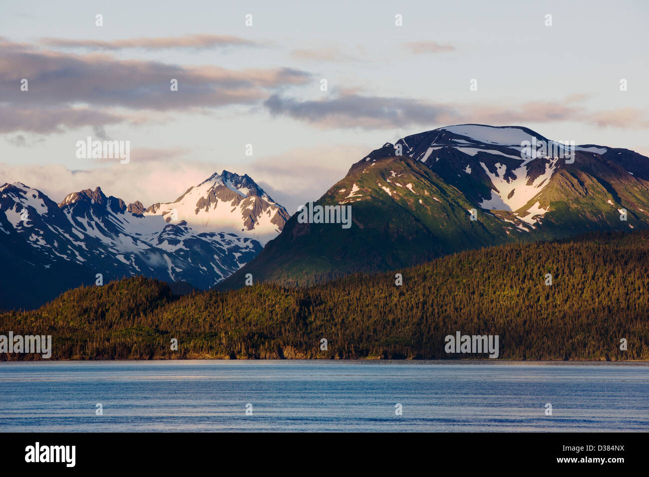 Vue du coucher de soleil de la baie Kachemak, Homer Spit de Homer, Alaska, USA Banque D'Images