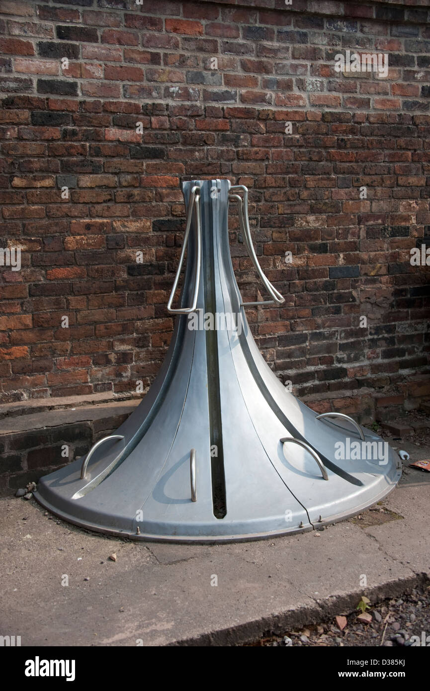 Circulaire porte-vélo moderne Banque D'Images