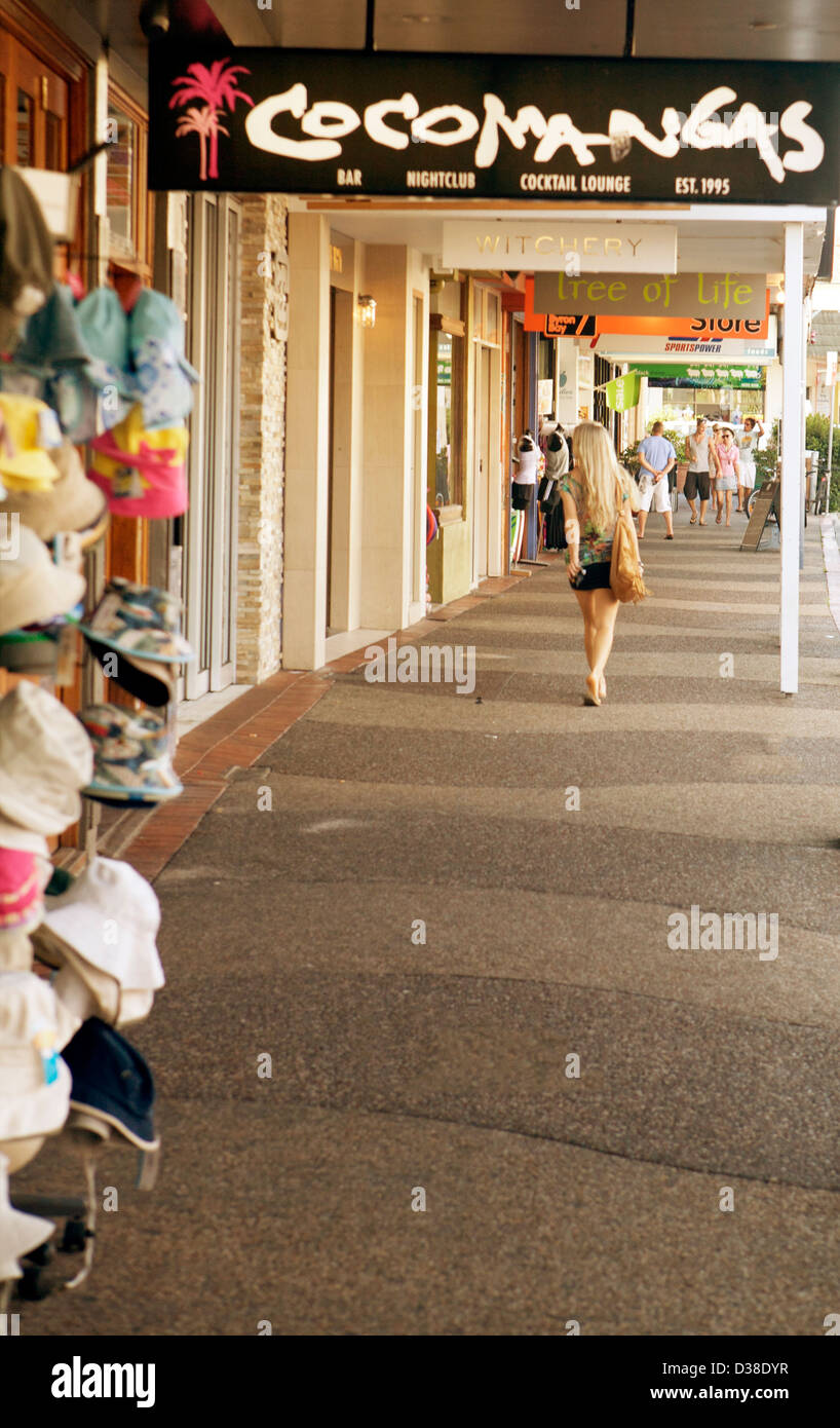 Shop Cocomangas Byron Bay, main street, Nouvelle Galles du Sud en Australie. Un havre pour les jeunes voyageurs et les routards, les surfers Banque D'Images