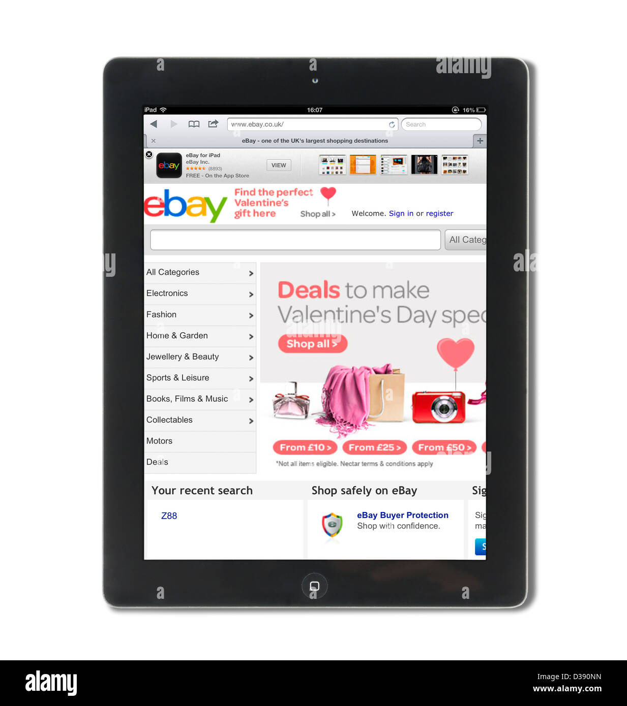 La navigation sur ebay.co.uk site sur une 4ème génération d'Apple iPad tablet computer Banque D'Images