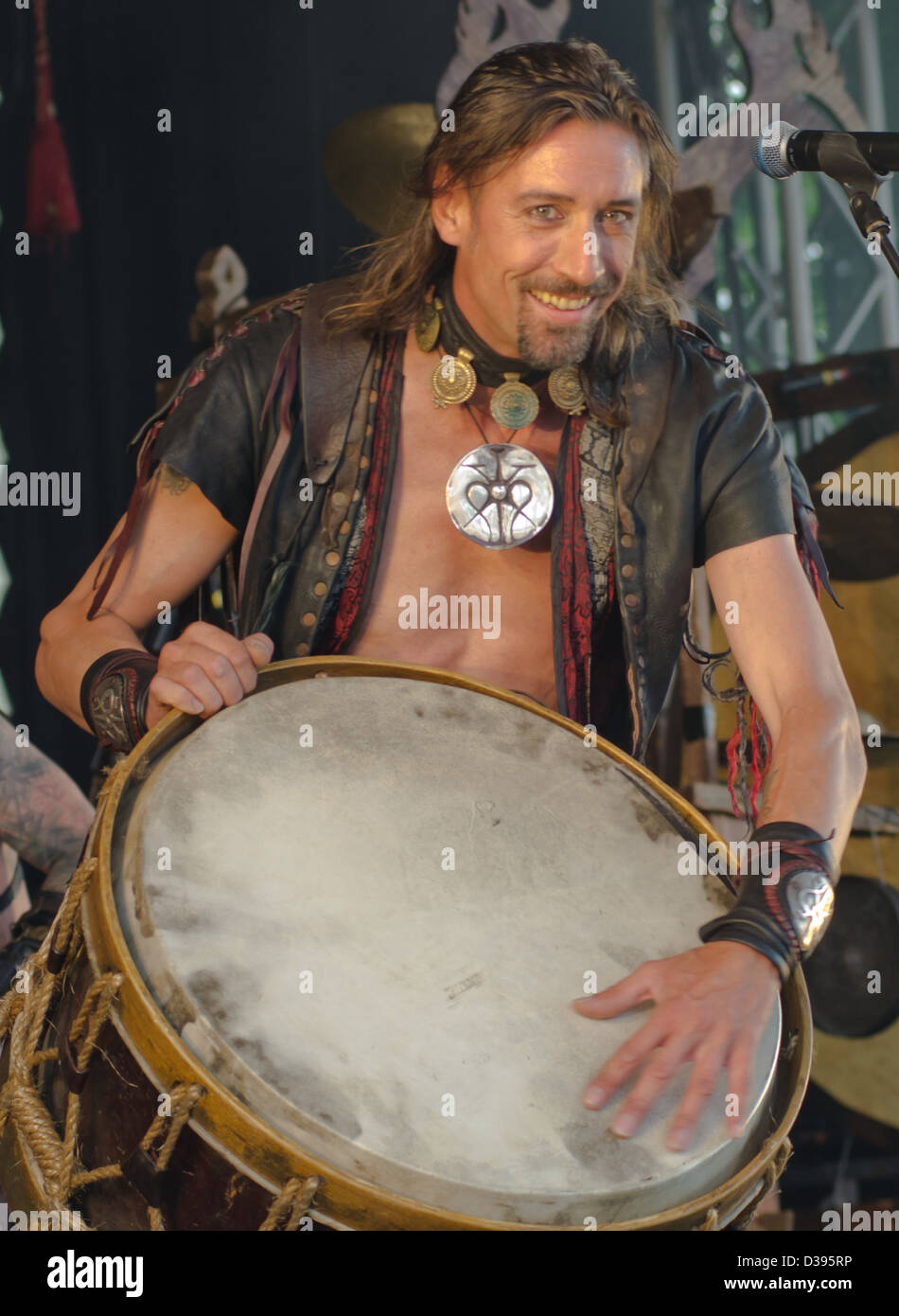 Harmann der Drescher du groupe allemand Corvus corax en live à l'Amphi Festival Goth Banque D'Images