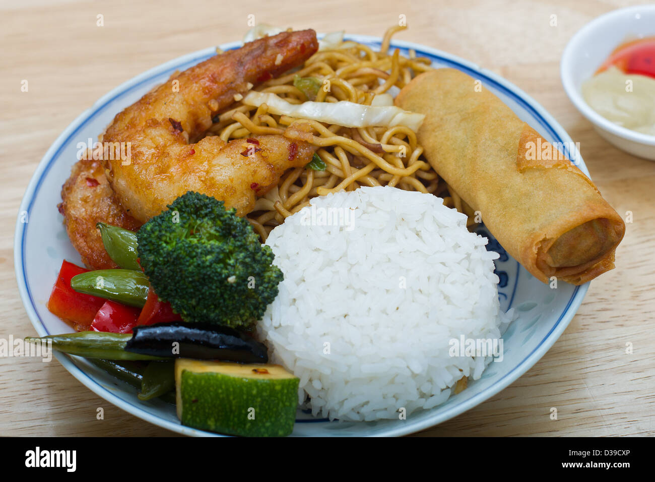 La cuisine chinoise traditionnelle sur le riz chine plaques modèle. Banque D'Images