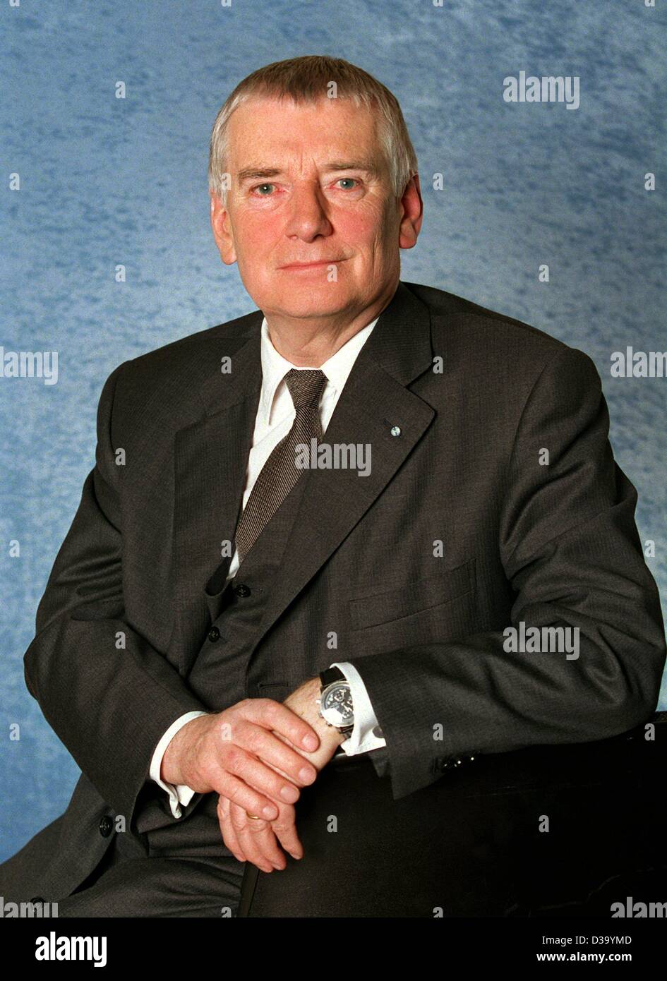 (Afp) - Le ministre allemand de l'Intérieur, Otto Schily - portrait poser de février 2002. Banque D'Images