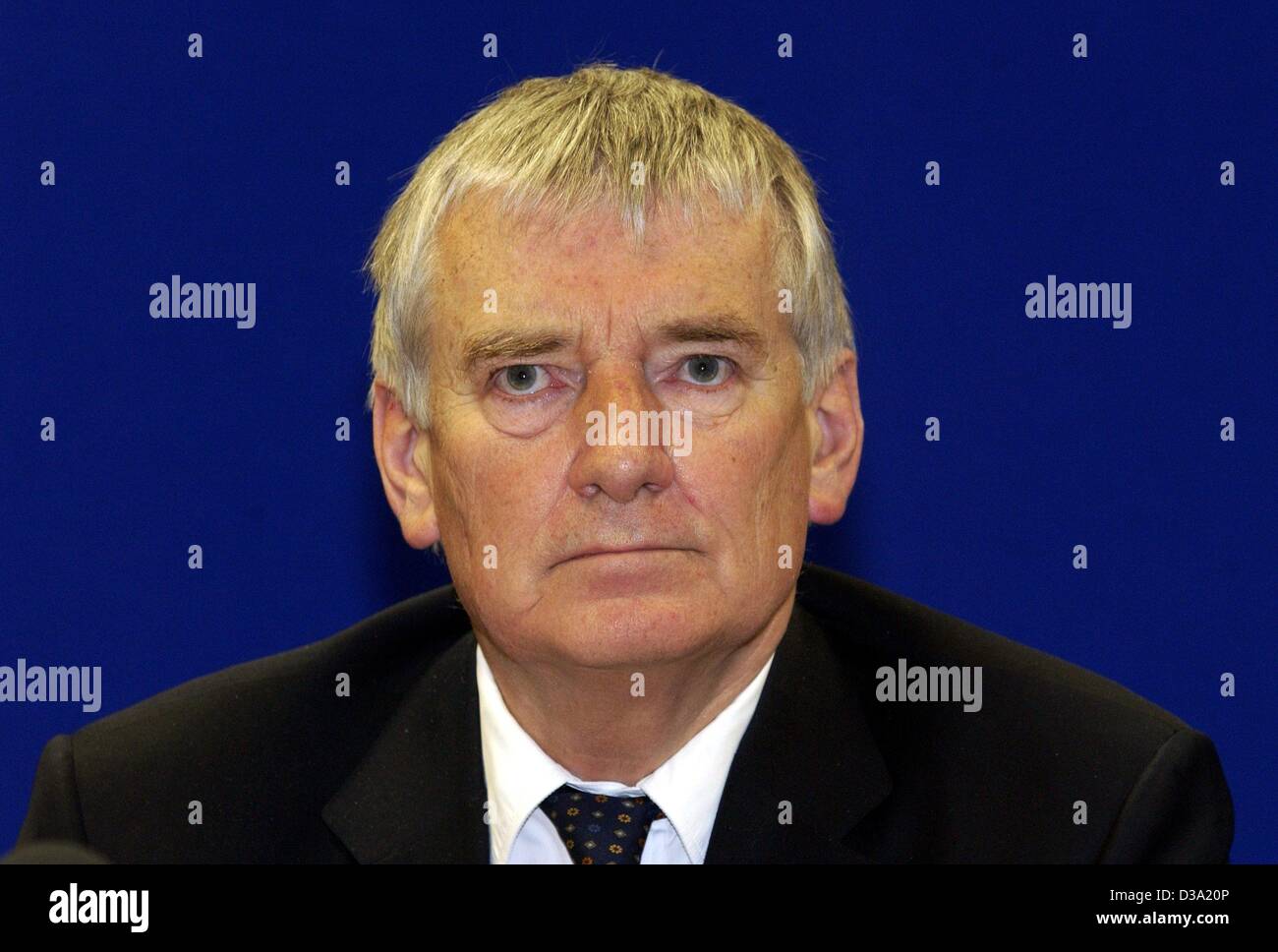 (Afp) - L'allemand Otto Schily, ministre de l'Intérieur (SPD), à Berlin le 16 avril 2002. Banque D'Images
