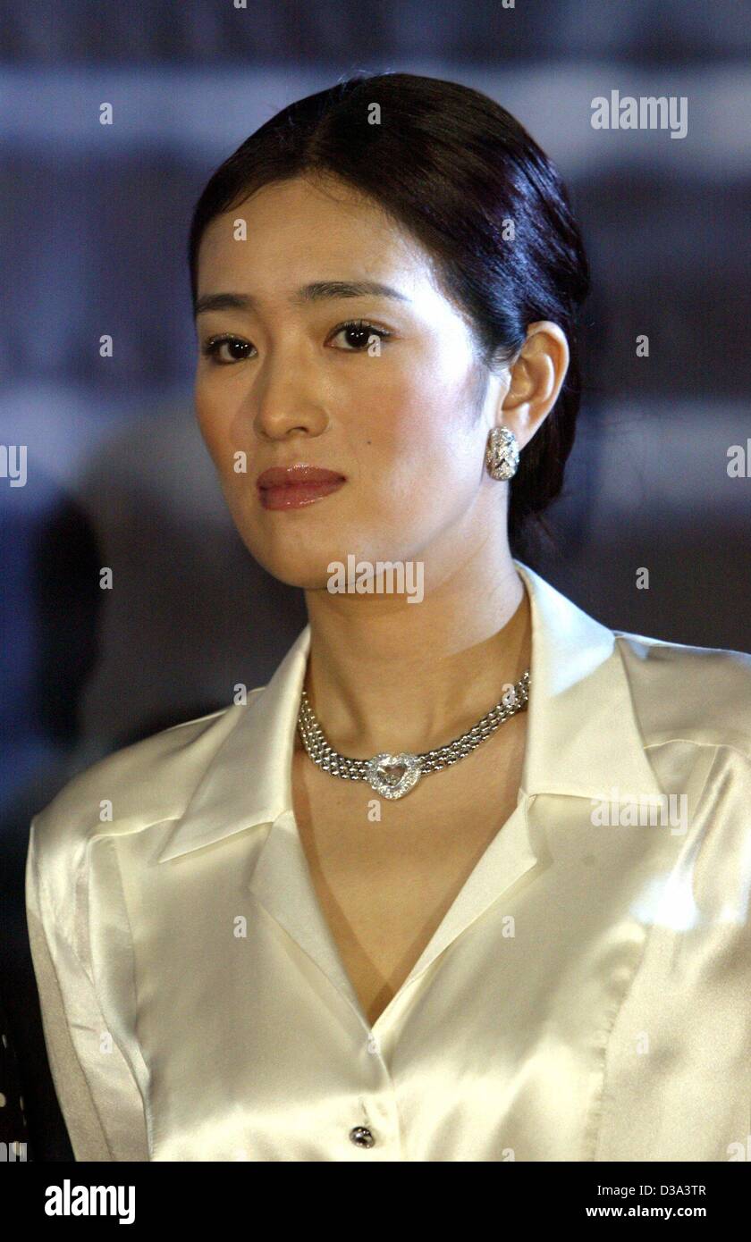 (Afp) - L'actrice chinoise Gong Li au 55e Festival du Film de Cannes en France, le 16 mai 2002. Banque D'Images