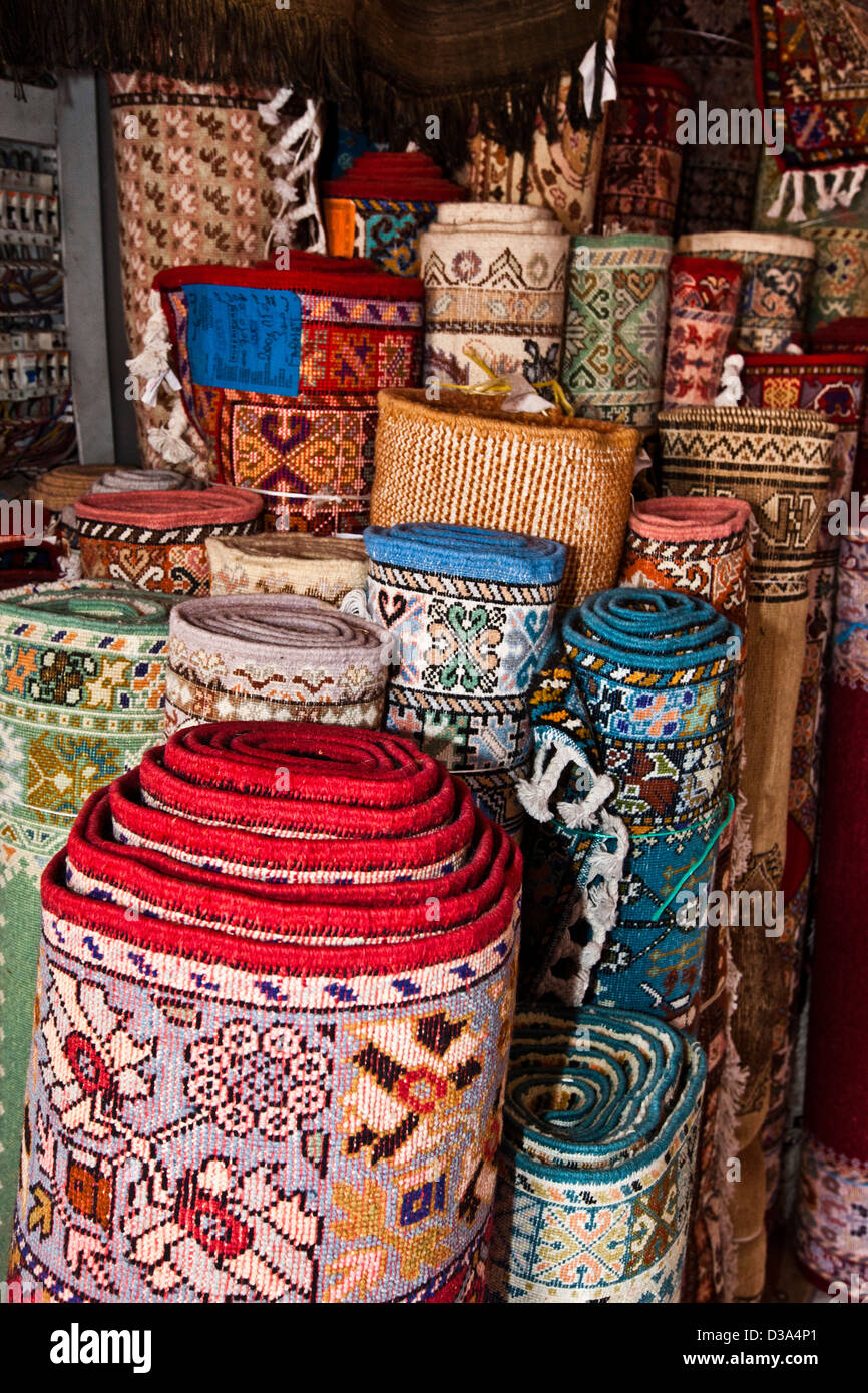 Tapis à vendre au souk, Marrakech, Maroc Banque D'Images