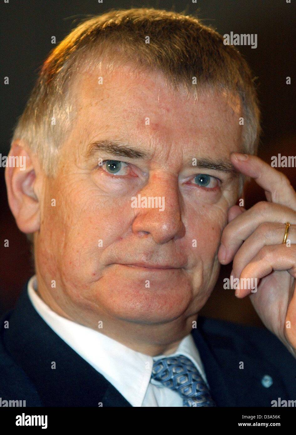 (Afp) - Otto Schily, ministre allemand de l'Intérieur, représenté à Munich, le 26 janvier 2002. Banque D'Images