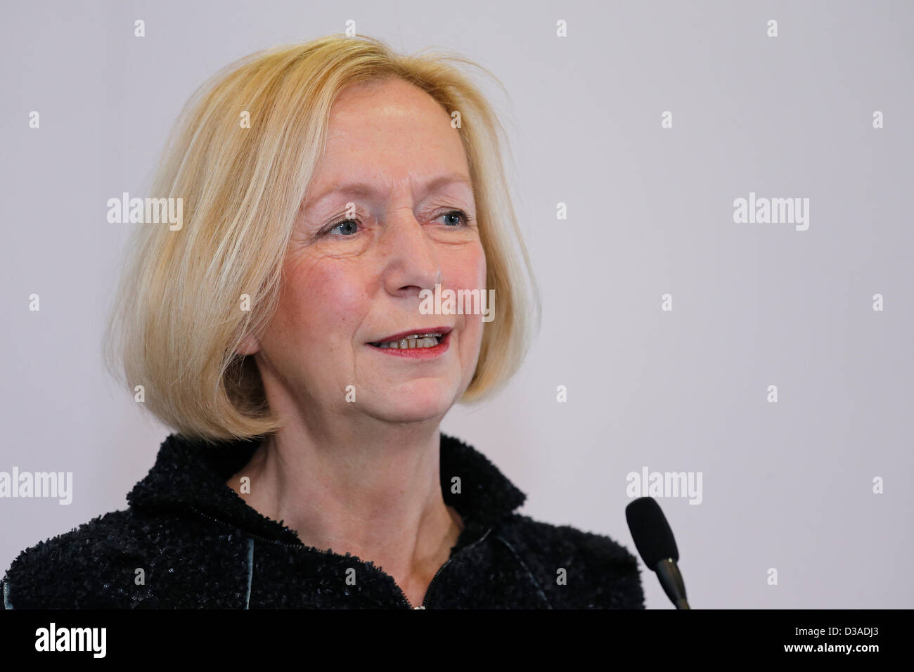 Berlin, Allemagne. 14 Février, 2013. Déclaration du nouveau ministre fédéral de l'éducation et de la recherche, Johanna Wanka au Ministère fédéral de l'éducation et de la recherche à Berlin. Credit : Reynaldo Chaib Paganelli / Alamy Live News Banque D'Images