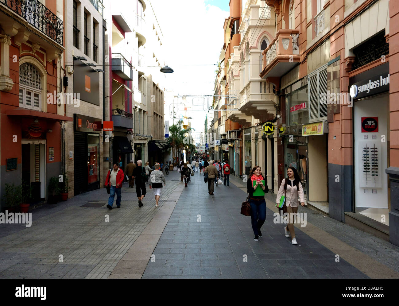 La Calle de Castillo est la principale rue commerçante piétonne de Santa Cruz de Tenerife, Îles Canaries Banque D'Images