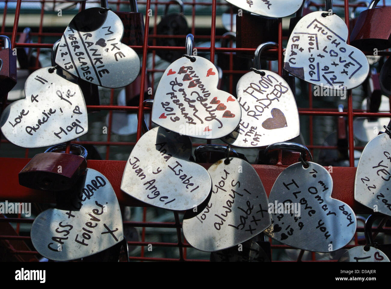 Londres Royaume Uni 14 Fevrier 13 British Heart Foundation Installation D Amour Pour La Saint Valentin A Covent Garden Londres Dans Le Cadre De La Mois Du Cœur L Installation Permet Aux Vrais Romantiques Pour Ecrire