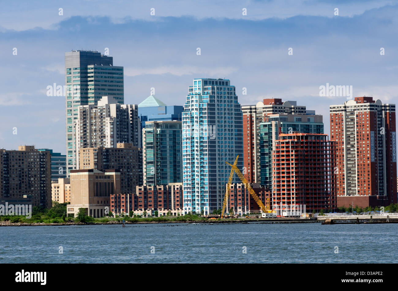 Bâtiments le long de la rivière Hudson, Hoboken, New Jersey, USA Banque D'Images