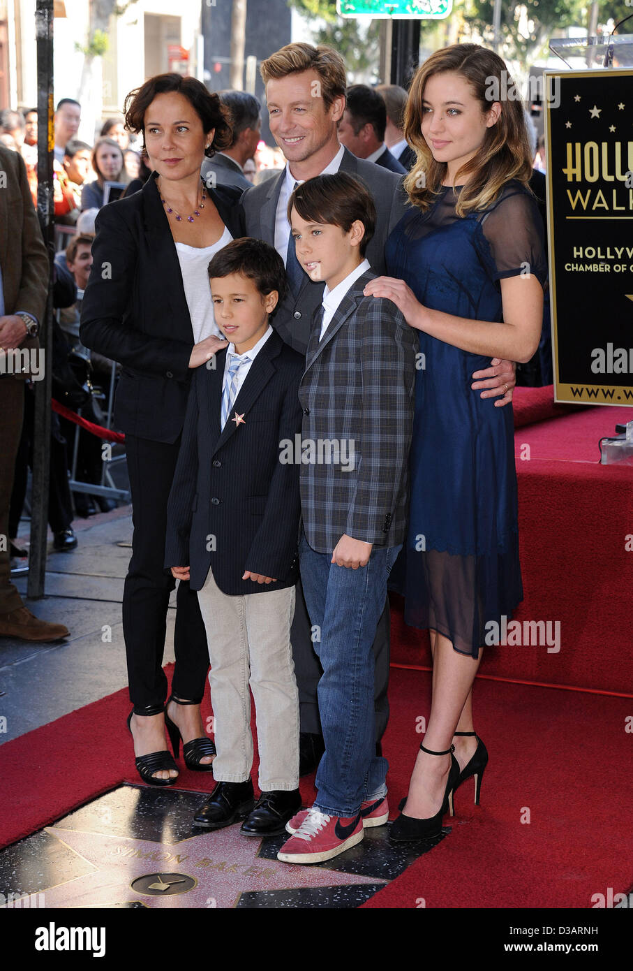 14 février 2013 - Hollywood, Californie, États-Unis - SIMON BAKER & famille arrive pour Walk of Fame Cérémonie à Simon Baker. Image Crédit : Crédit : Lisa O'Connor/ZUMAPRESS.com/Alamy Live News Banque D'Images