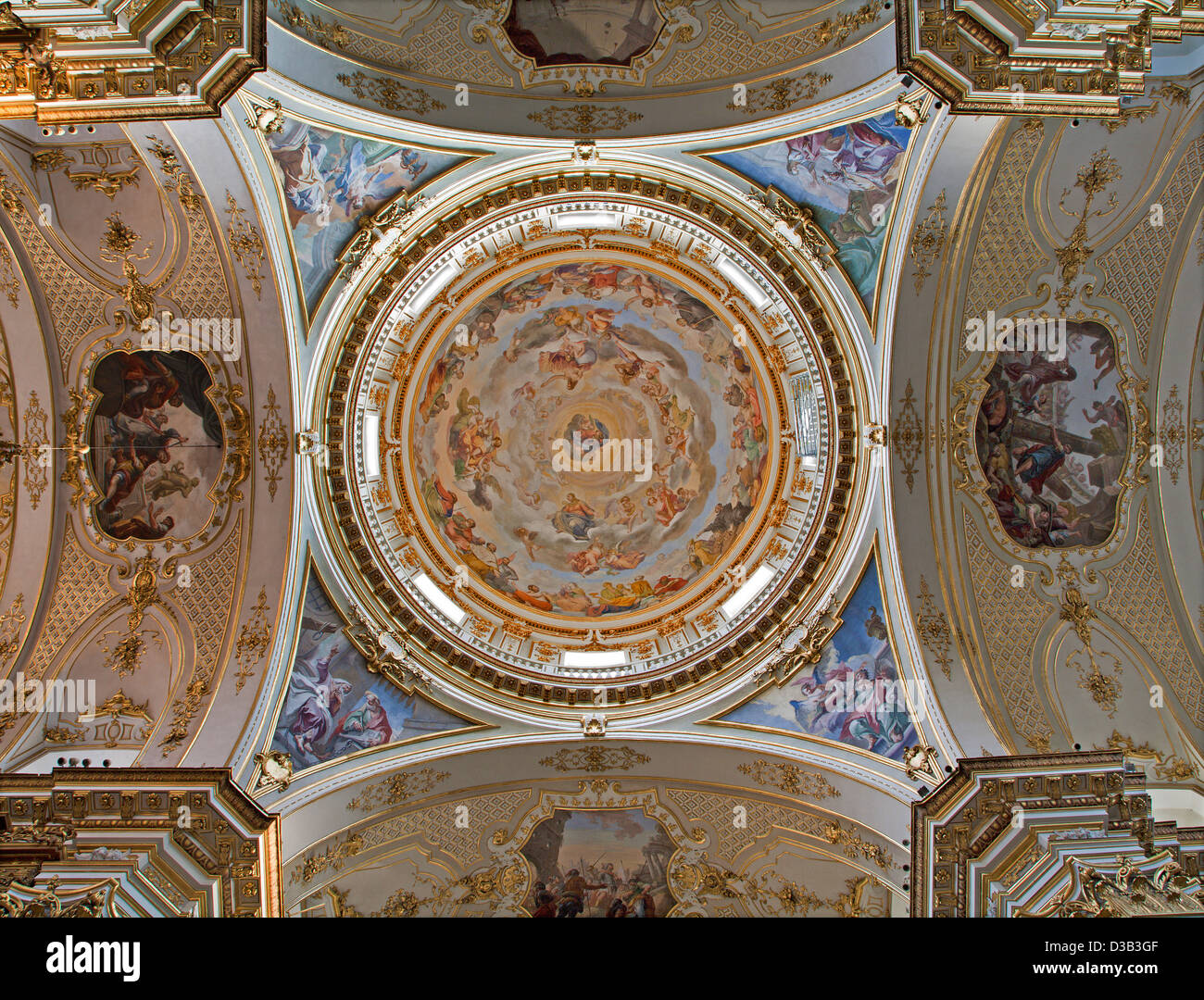 BERGAMO - 26 janvier : Coupole de Dom le 26 janvier 2013 à Bergame, Italie. Banque D'Images