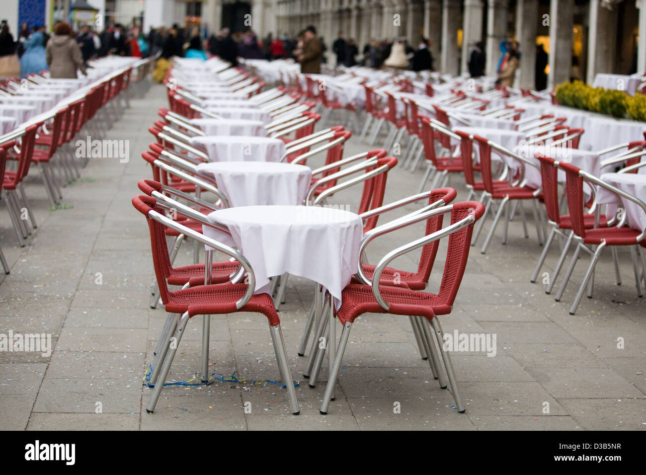 Tables de salle à manger vide dans un restaurant à Venise Italie Banque D'Images