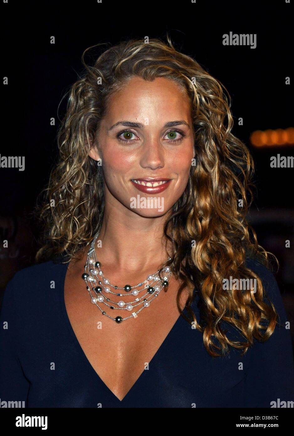 (Afp) - L'actrice américaine Elizabeth Berkley (les filles "', 'Roger Dodger') en photo pendant le 59e Festival du Film de Venise, Italie, 3 septembre 2002. Banque D'Images