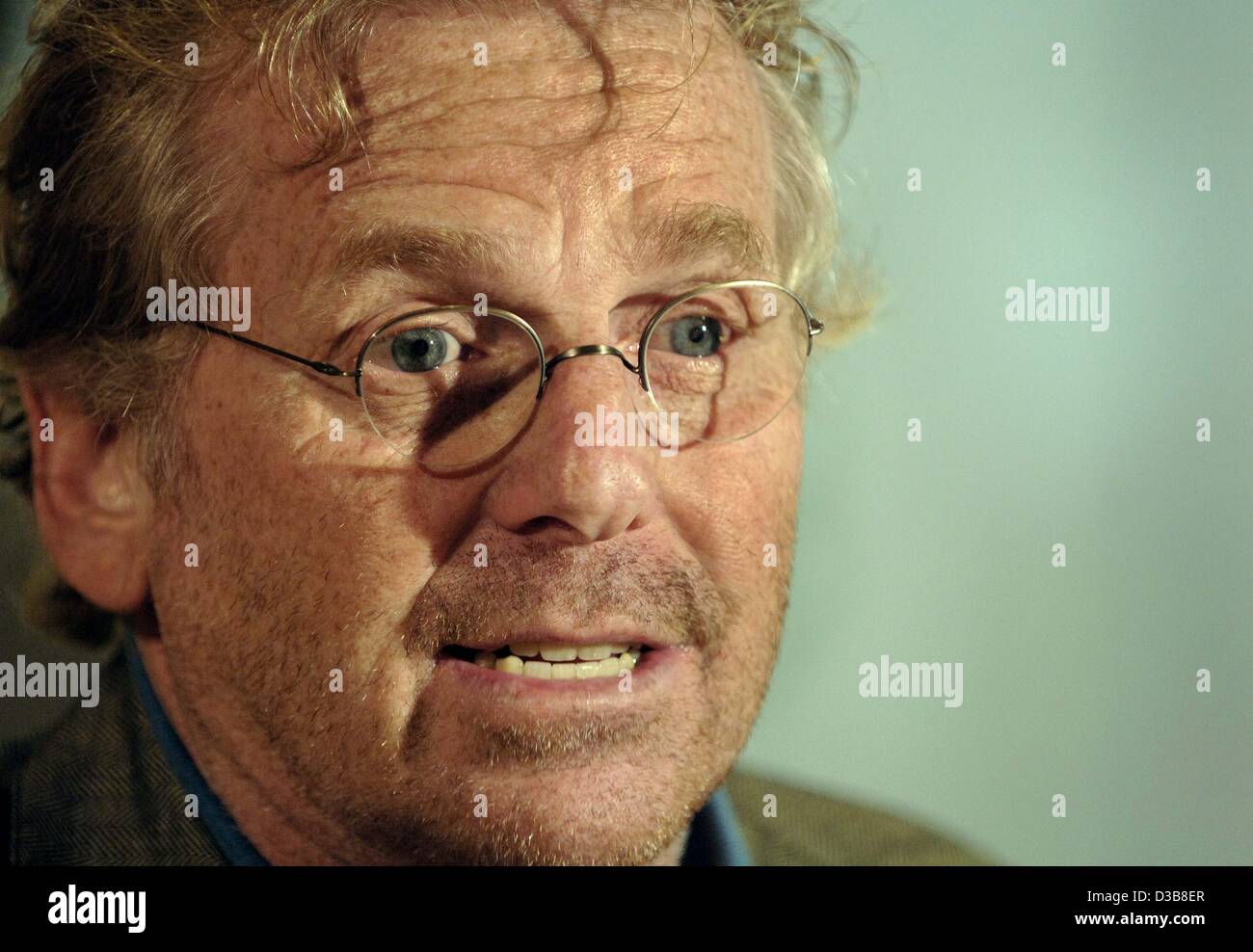 (Afp) - Daniel Cohn-Bendit, membre du Parlement européen pour le Parti Vert, photographié au cours d'un parti régional conférence à Butzbach, Allemagne, 02 juillet 2005. Banque D'Images