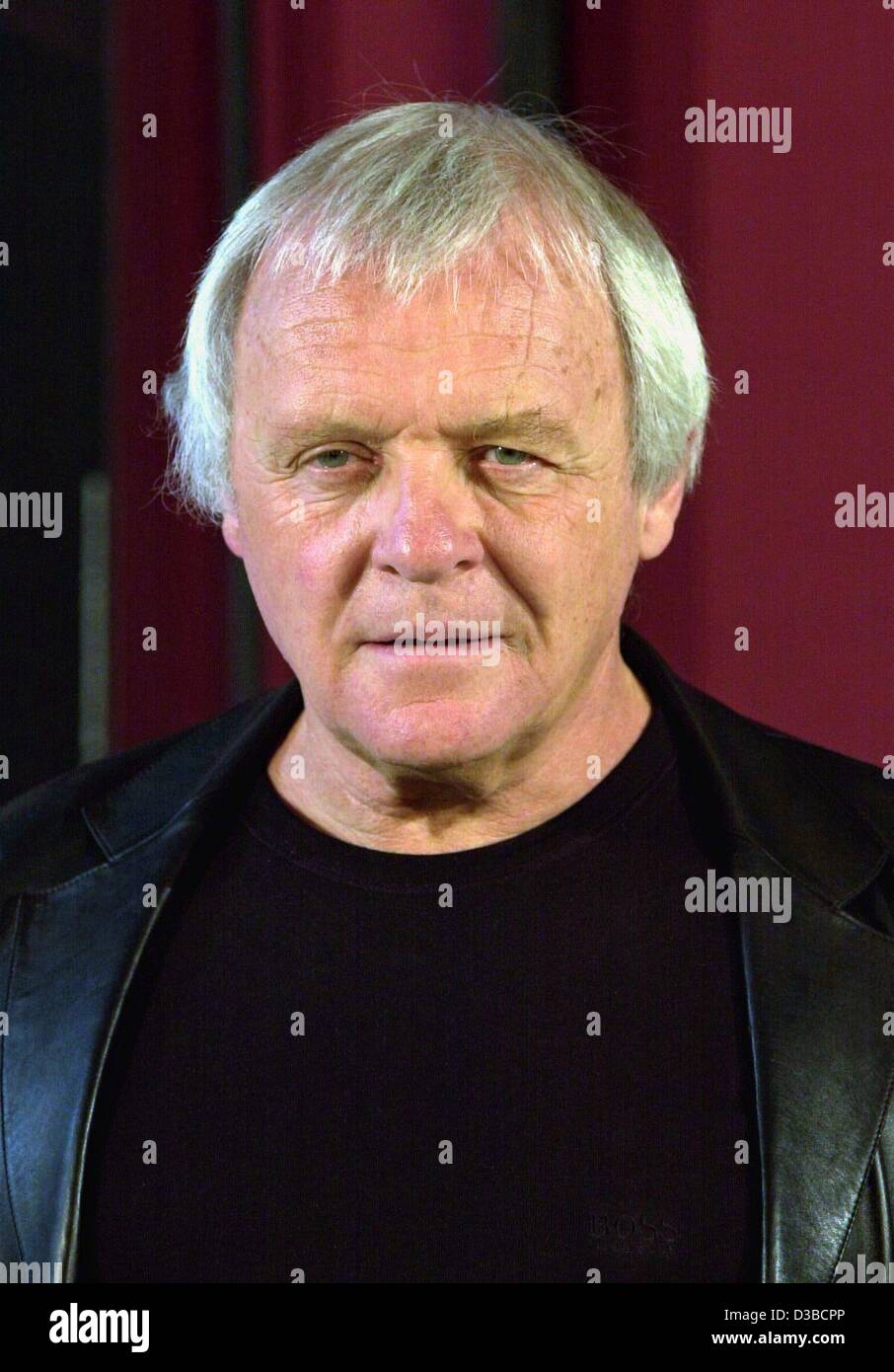 (Afp) - Hollywoodstar Anthony Hopkins présente son dernier film 'Red Dragon' à Hambourg, le 9 octobre 2002. Dans le film une fois encore Hopkins joue Hannibal Lecter. Banque D'Images