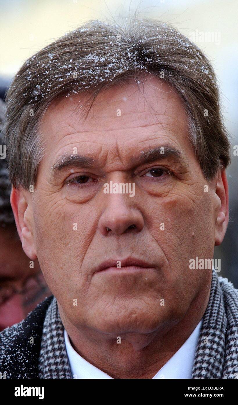 Michael Glos, vice-président de la faction de la CSU au Bundestag (Chambre basse du parlement allemand), photographié à une réunion à huis clos de la partie sur Wildbad Kreuth, Allemagne, le 7 janvier 2003. Banque D'Images