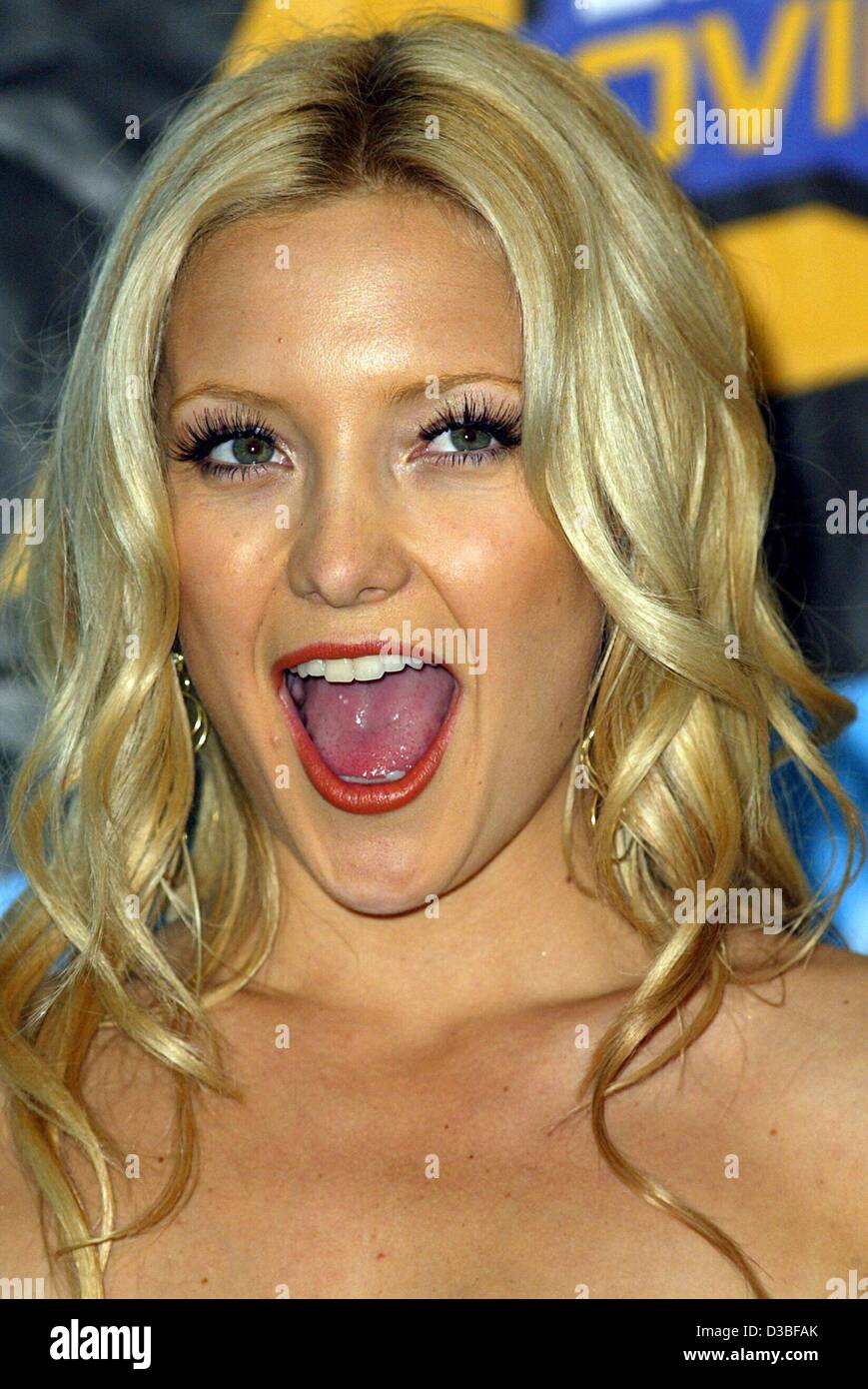 (Afp) - L'actrice Kate Hudson nous arrive à la MTV Movie Awards à Los Angeles, 31 mai 2003. Banque D'Images