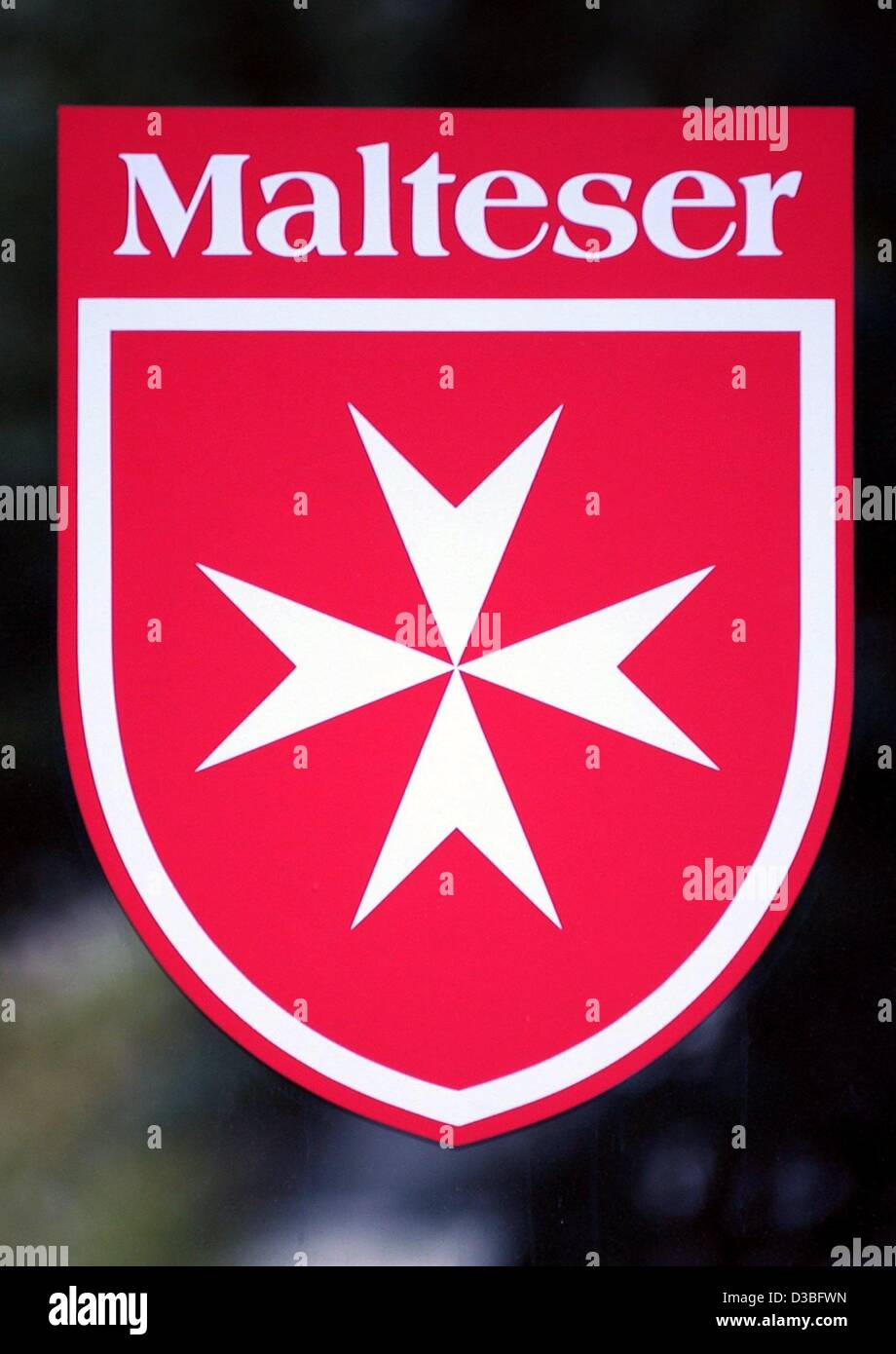 (Afp) - Le logo de la section allemande de l'alterser «Hilfsdienst ('Maltese aide service'), Cologne, 20 juin 2003. En 1953, l'ordre a fondé le 'Hilfsdienst" en Allemagne pour enseigner les premiers soins de la population. Il est rapidement devenu la plus grande organisation de l'ordre. La devise de l'ordre est 'Tuitio Fidei Banque D'Images