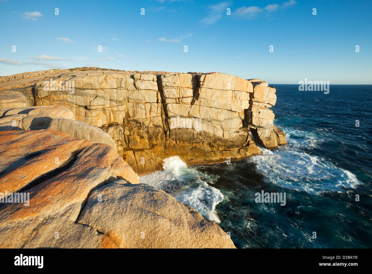 Côte sauvage à l'écart. Torndirrup National Park, Albany, Australie occidentale, Australie Banque D'Images