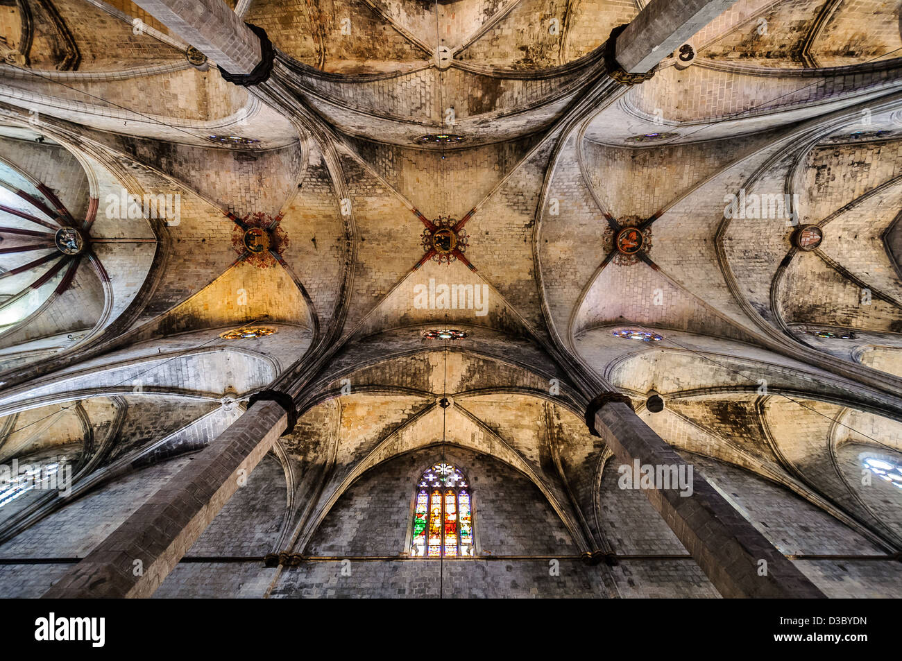 L'église Santa Maria del Mar de Barcelone, de l'intérieur. La Catalogne. L'Espagne. Banque D'Images