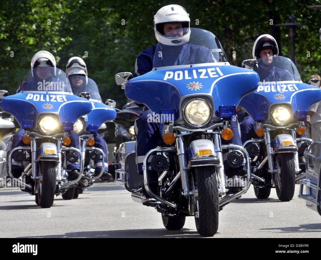 Harley davidson police bikes Banque de photographies et d’images à ...