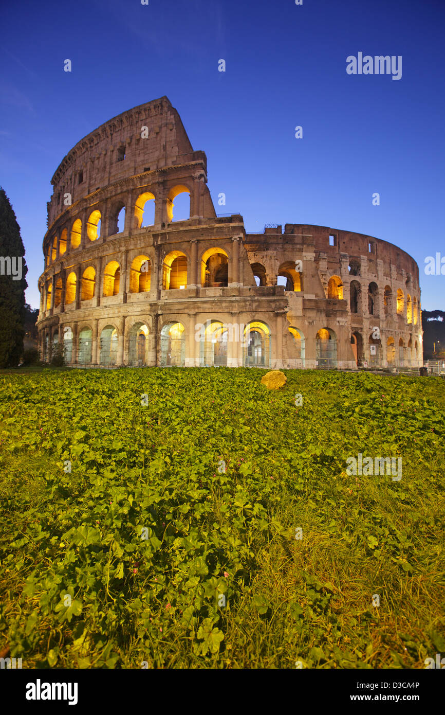 Colisée au crépuscule, Rome, Italie Banque D'Images