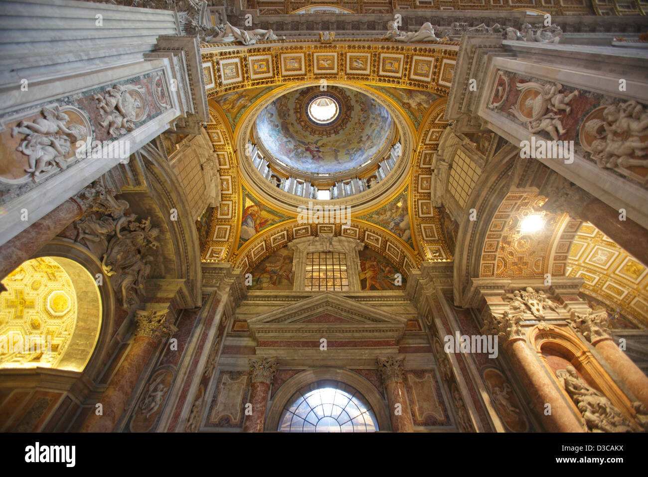 Décorations de la Basilique Saint Pierre, Rome, Italie Banque D'Images