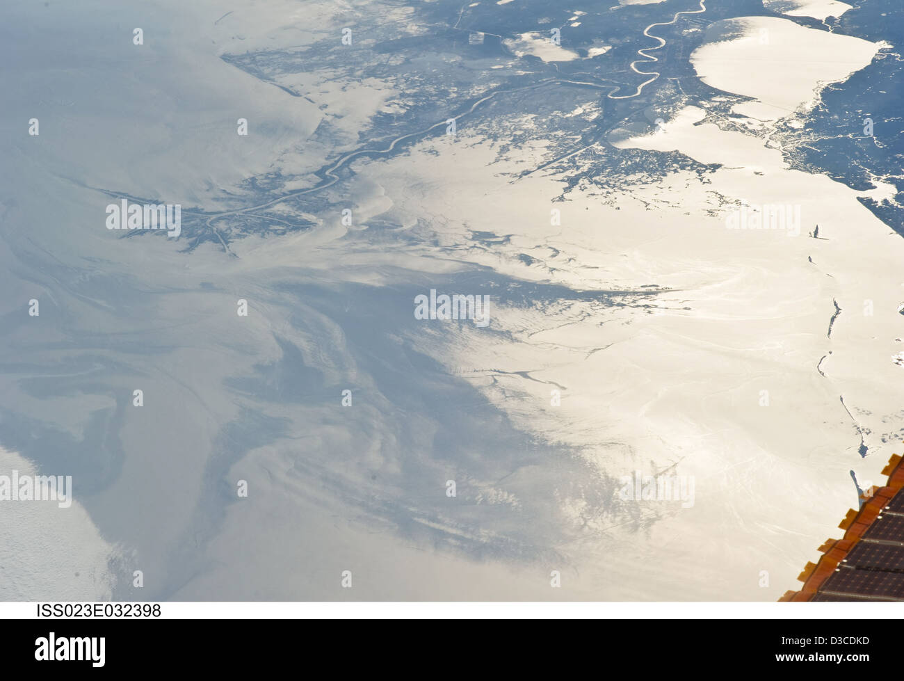 L'équipage d'observation de la Terre de la NASA à bord de la Station spatiale internationale a capturé des images de la marée noire du golfe du Mexique en 2010. Ces images faisaient partie des efforts déployés pour surveiller les impacts environnementaux depuis l'espace. Banque D'Images