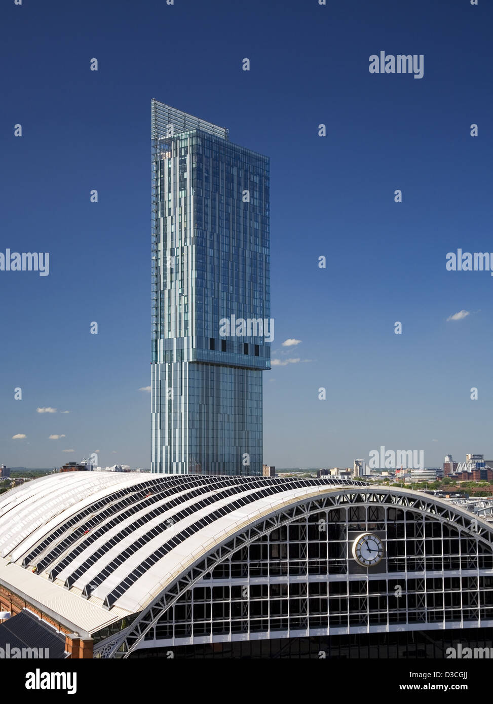 Avis de Beetham Tower avec Manchester Central Convention Centre en premier plan, Manchester, Royaume-Uni, Europe Banque D'Images