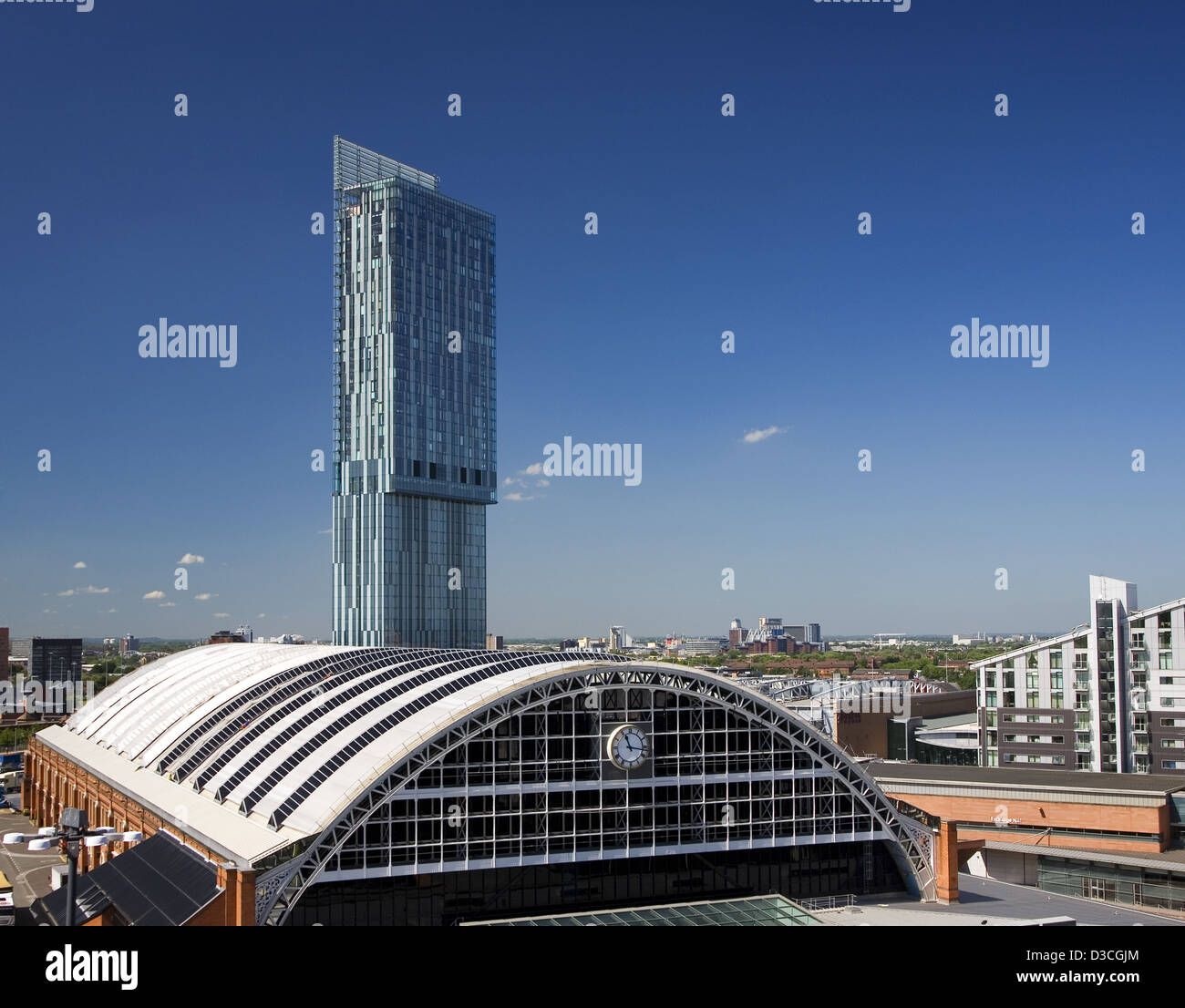 Avis de Beetham Tower avec Manchester Central Convention Centre en premier plan, Manchester, Royaume-Uni, Europe Banque D'Images