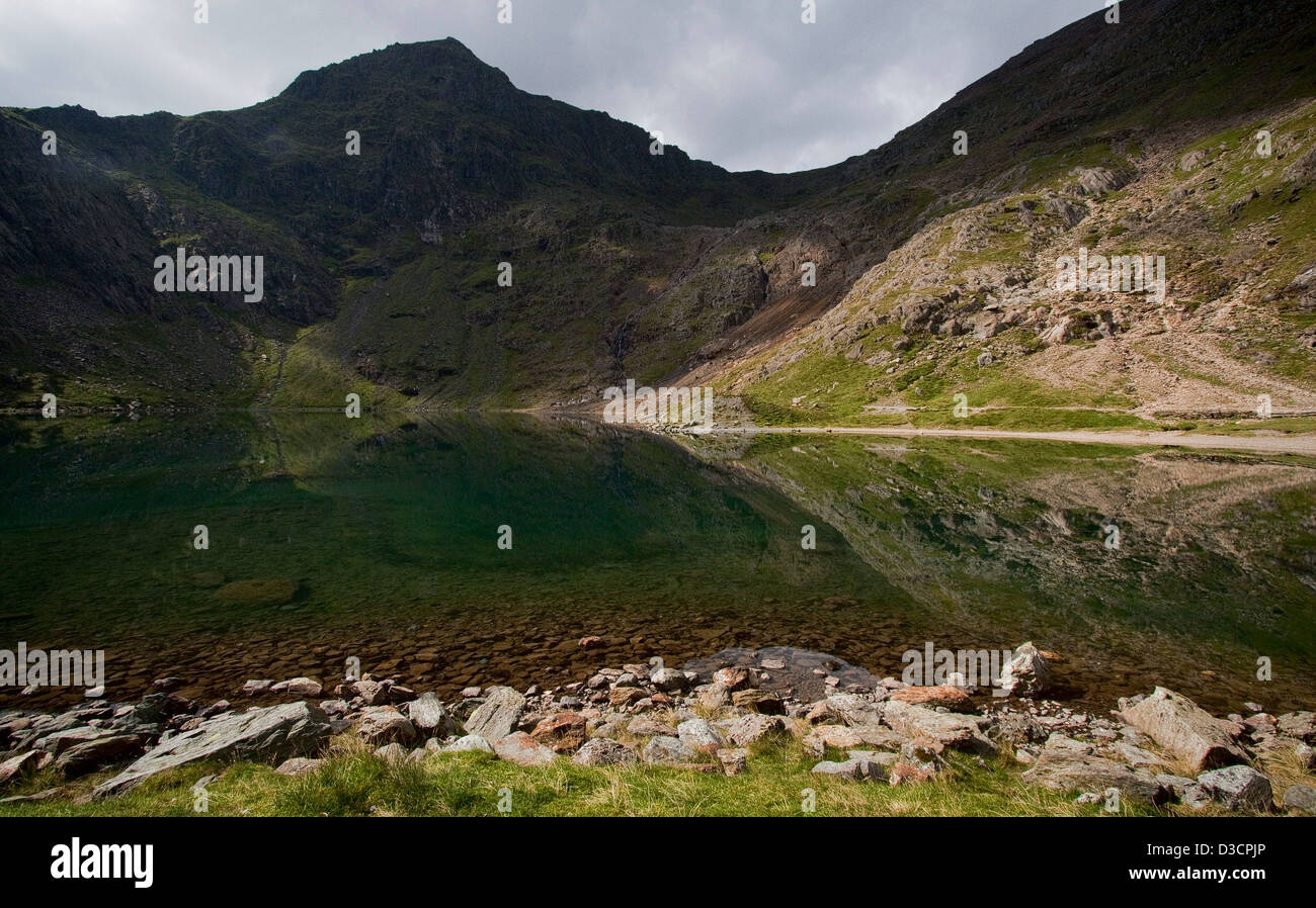 Llyn Llydaw avec Snowdon, au Pays de Galles Banque D'Images