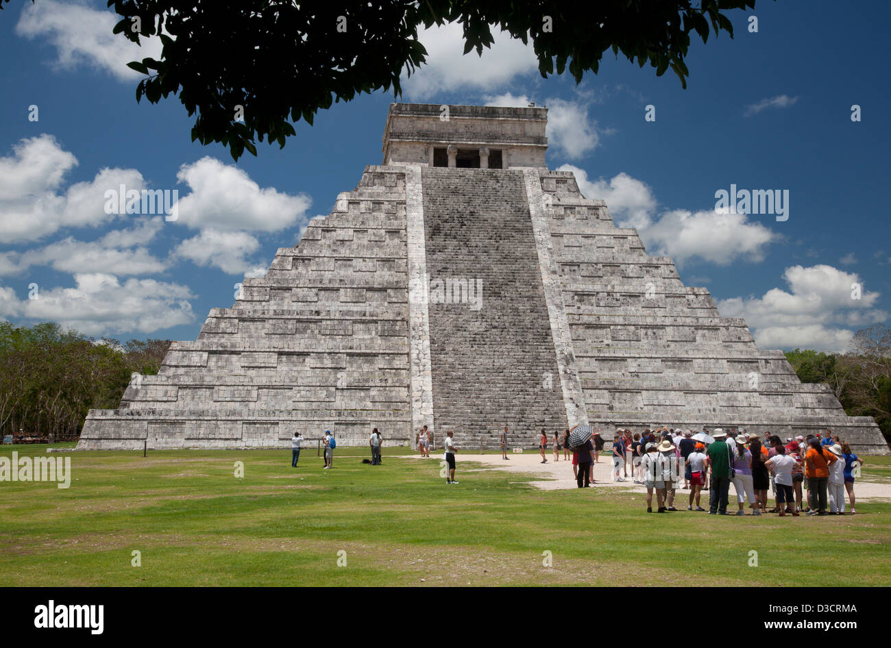 El Castillo ou Temple de Kukulkan à Chichen Itza, Mexique Banque D'Images