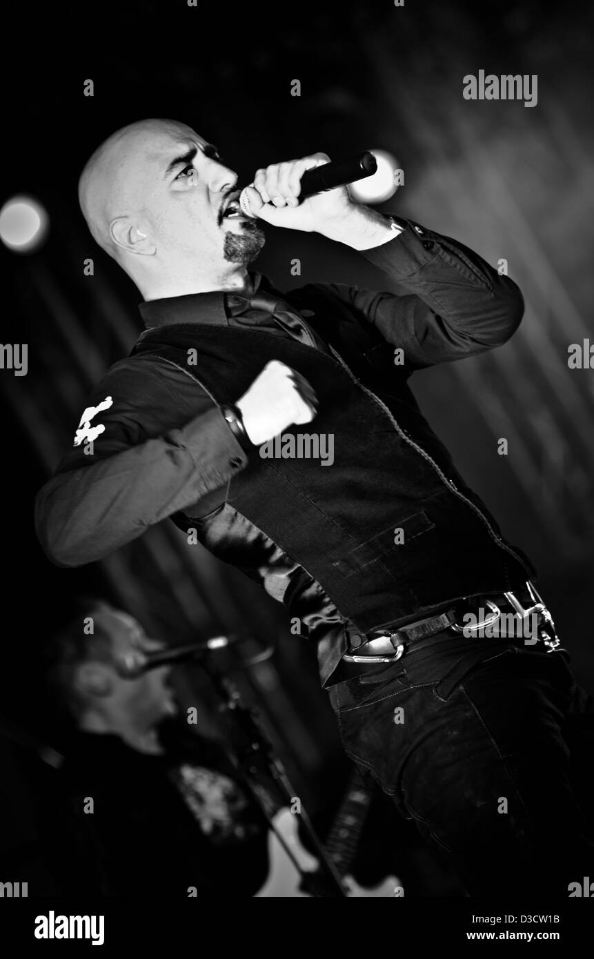 Alexx Wesselsky allemand du groupe de rock gothique industriel Eisbrecher effectuant à l'Amphi Festival en 2012 Banque D'Images