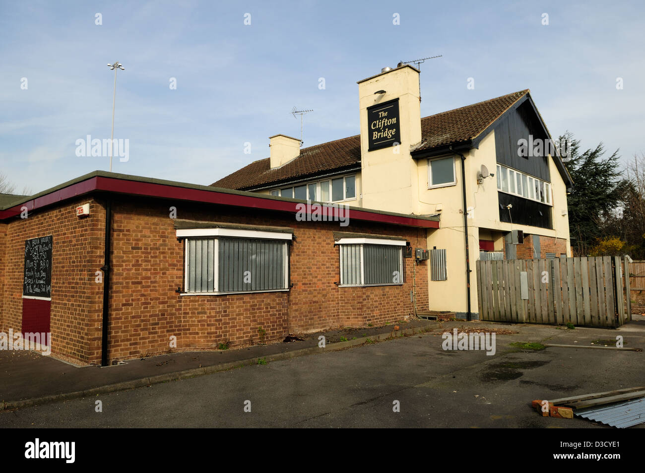 Public à l'abandon de la maison,Clifton Bridge ,Nottingham en Angleterre. Banque D'Images